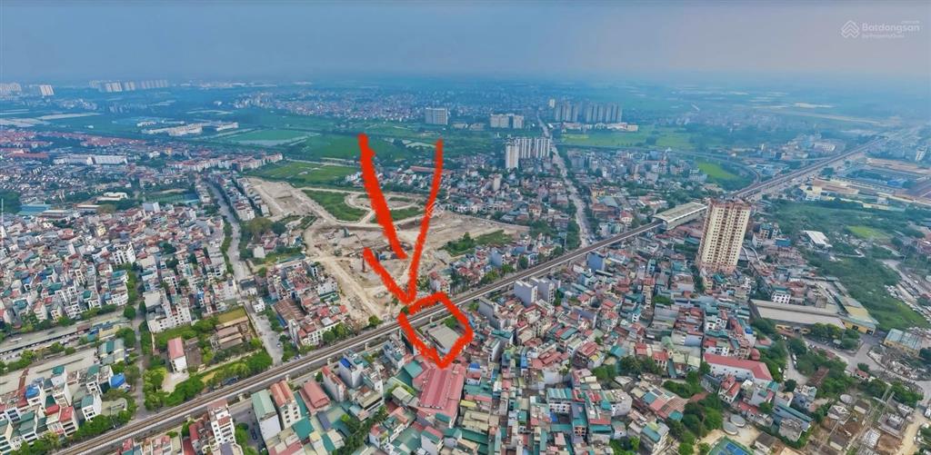 Bán nhà 3 tầng mặt đường quang trung