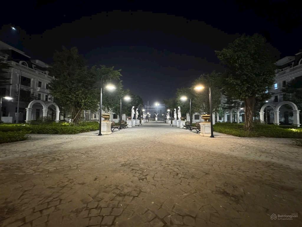 Bán liền kề ô góc mặt quảng trường kđt flc premier parc đại mỗ