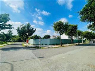 Bán Đất góc 3 Mặt Tiền 27x36m Khu sadaco Ven Sông Tân Phong Quận 7