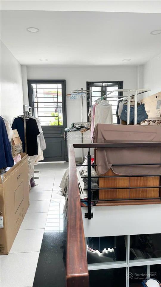 Nhà bán nở hậu mặt tiền 3/2  quận 11