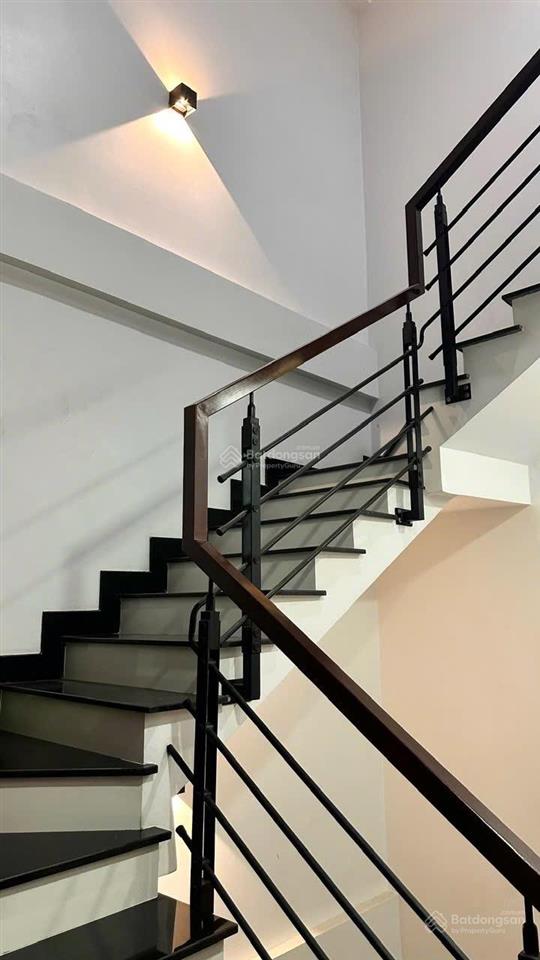 Nhà bán nở hậu mặt tiền 3/2  quận 11