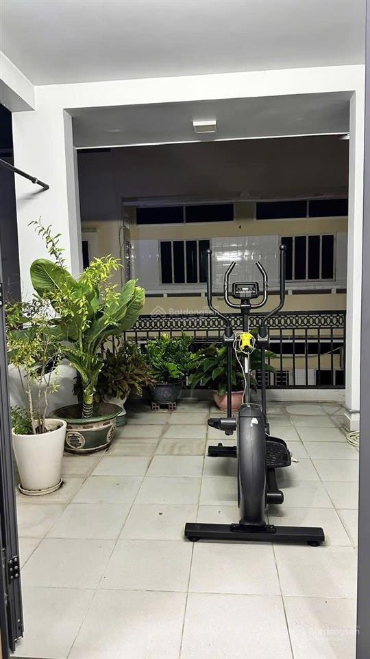 Nhà bán nở hậu mặt tiền 3/2  quận 11