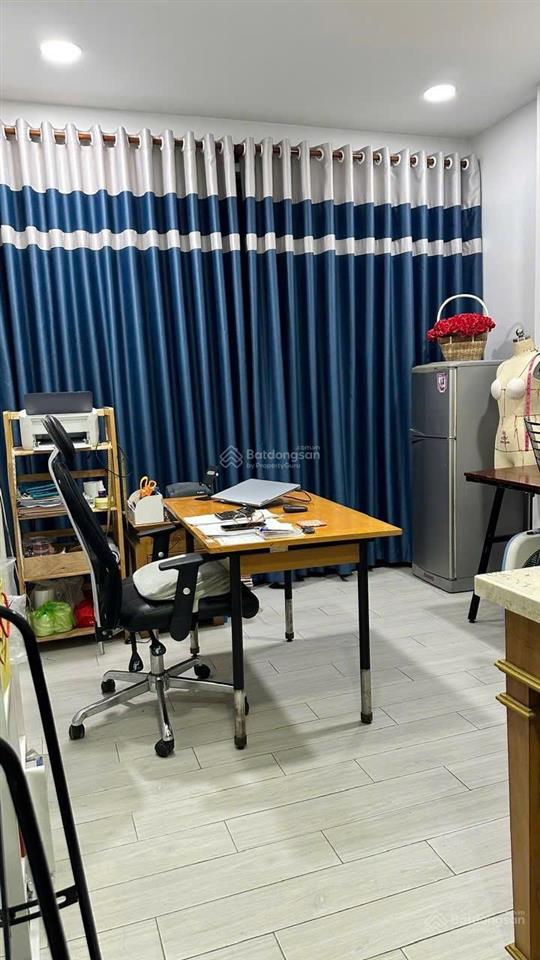 Nhà bán nở hậu mặt tiền 3/2  quận 11