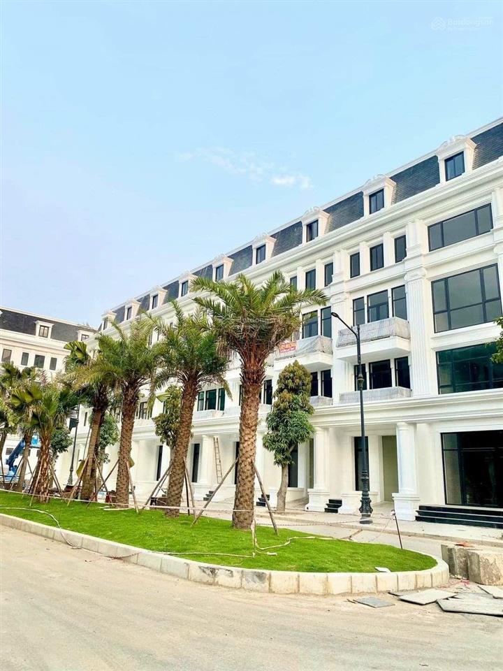 Chủ nhà cần thanh khoản căn liền kề 95m2 view vườn hoa giá cắt lỗ so với thị trường.