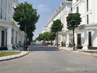 Gia đình tôi cần cho thuê thô căn góc 200m2 tại louis city hoàng mai.