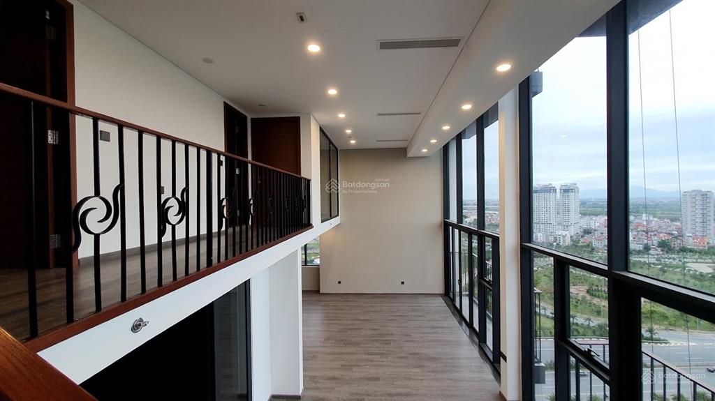 Cần bán căn hộ 3pn tại pentstudio, lô góc, tầng cao, view cầu nhật tân đẹp, sổ lâu dài, chỉ 20 tỷ