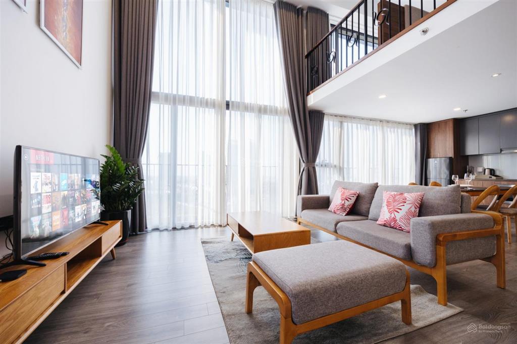Cho thuê căn hộ cc tại pentstudio, lạc long quân, 22 triệu, 91 m2, giá cực chất