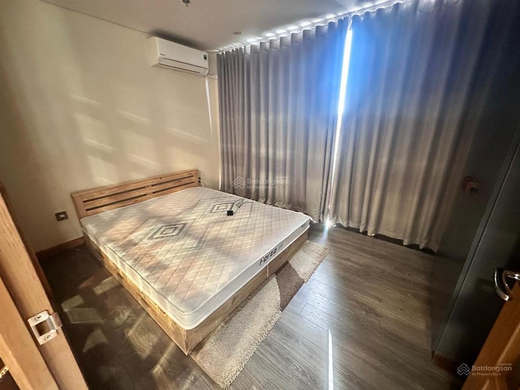 Hiếm, cho thuê pentstudio căn 2pn, 91m2, đầy đủ nội thất, chuyển vào ngay, tầng trung, giá 33tr/th