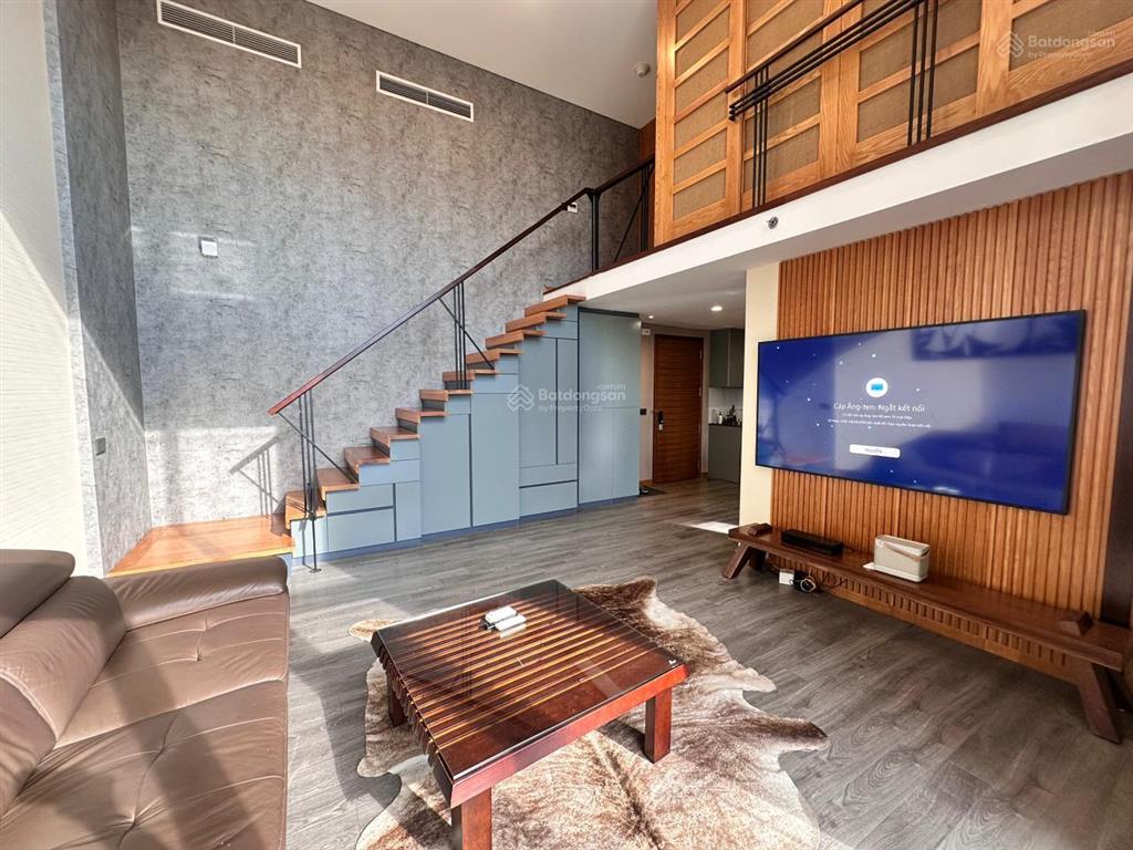 Hiếm, cho thuê pentstudio căn 2pn, 91m2, đầy đủ nội thất, chuyển vào ngay, tầng trung, giá 33tr/th