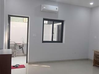 Cho thuê chdv đường lê văn lương, diện tích 40m2, nhà mới có nội thất, dọn vào ở liền.