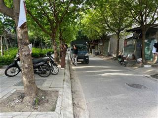 Đất dịch vụ cổng đồng la khê chủ còn sót lại một miếng đất chưa xây