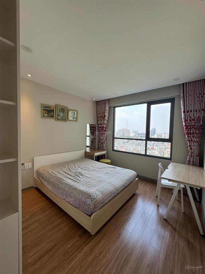 Bán căn hộ 2pn 92m2 đầy đủ nội thất the gold view