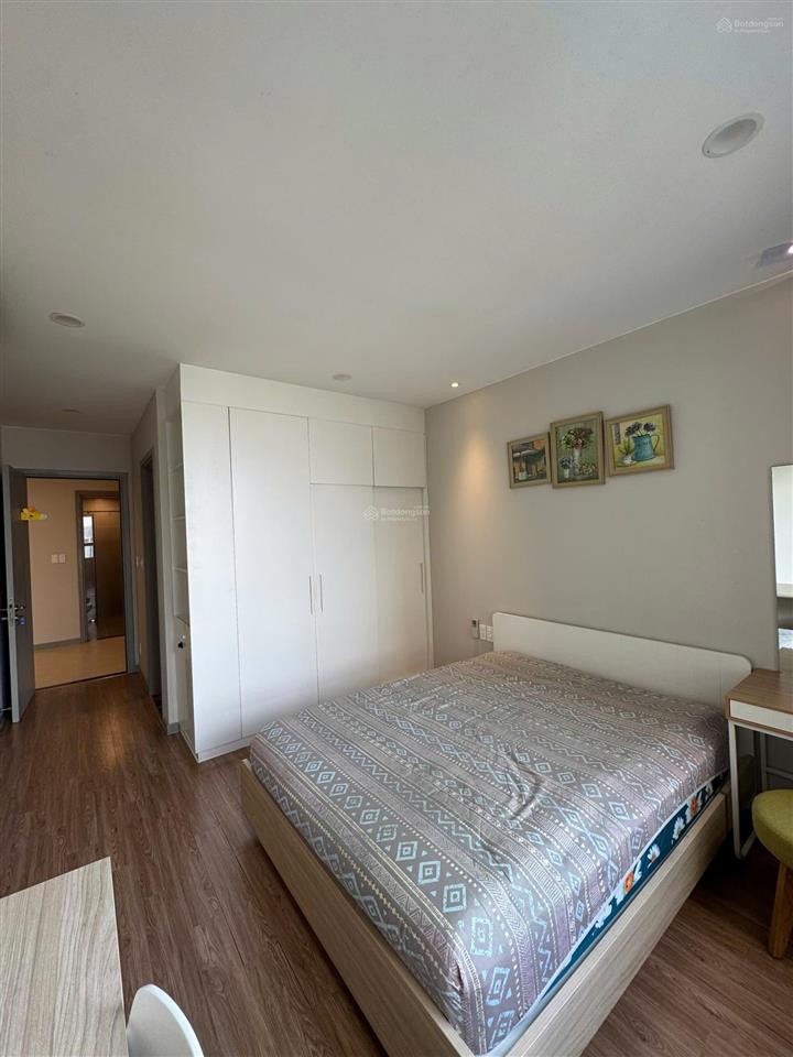 Bán căn hộ 2pn 92m2 đầy đủ nội thất the gold view