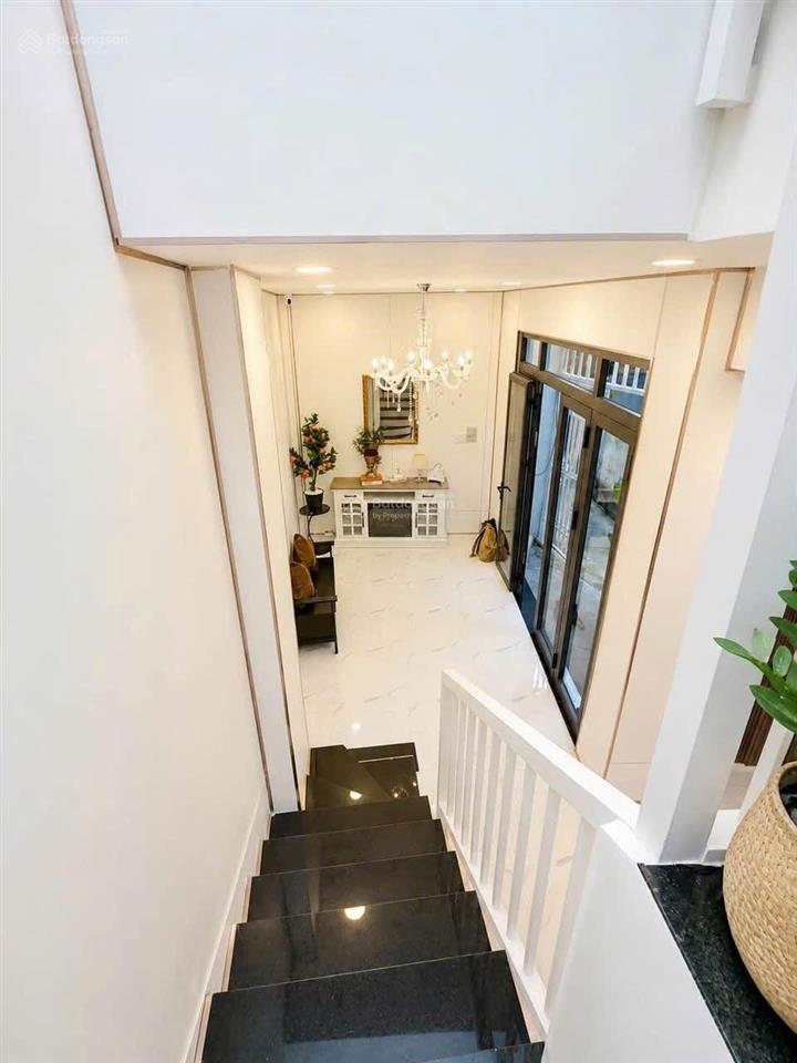 Bán nhà phố hẻm thông 2 tầng đầy đủ nội thất