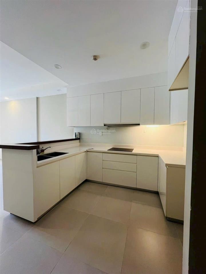 Bán căn hộ 2 phòng ngủ 70m2 the gold view