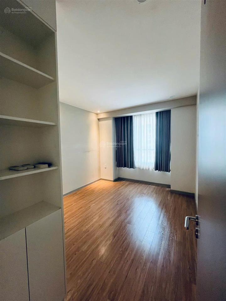 Bán căn hộ 2 phòng ngủ 70m2 the gold view