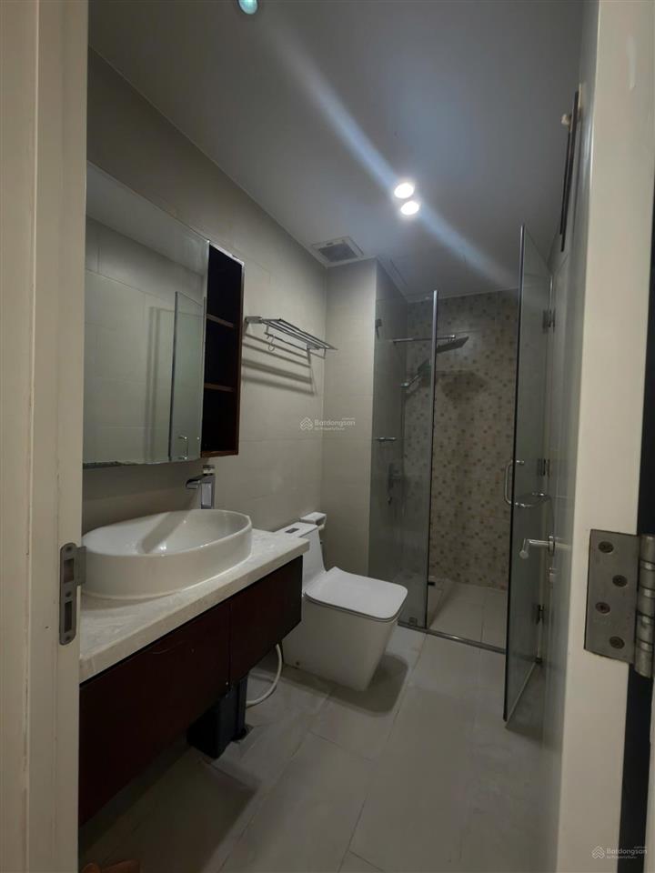 Bán căn hộ 2 phòng ngủ 70m2 the gold view