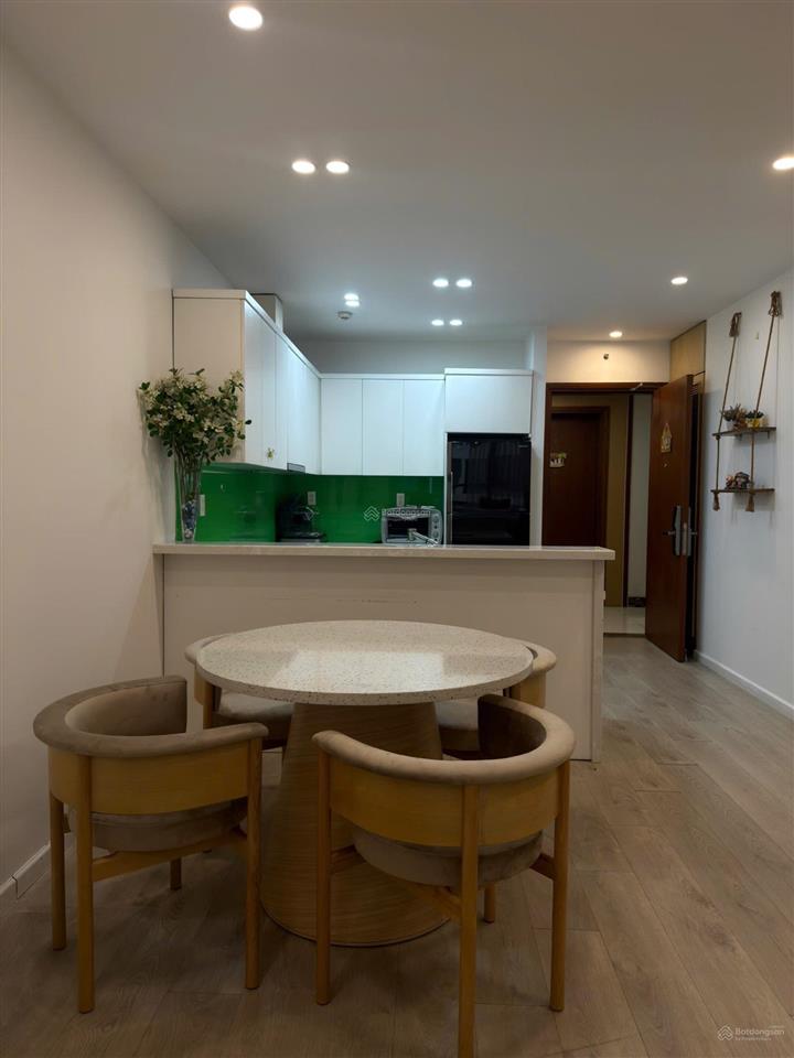 Bán căn hộ 2 phòng ngủ 70m2 the gold view