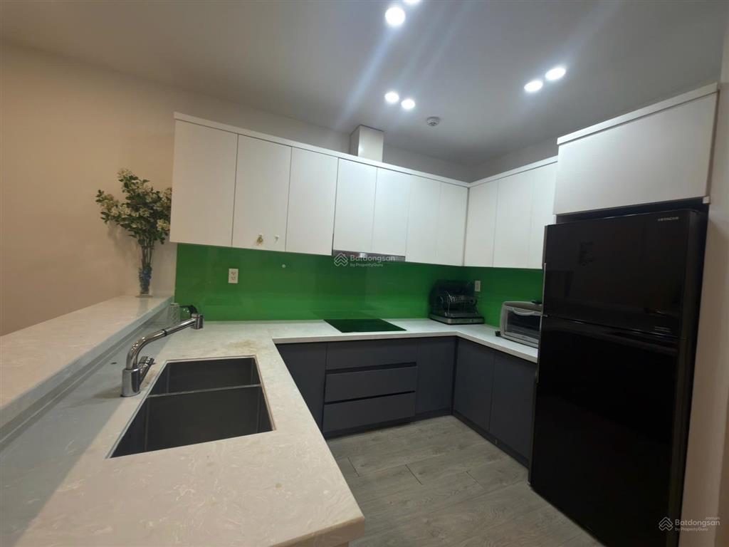 Bán căn hộ 2 phòng ngủ 70m2 the gold view