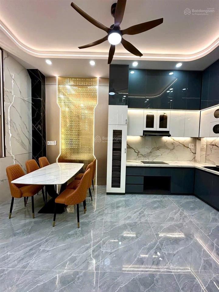 Cho thuê nhà mới xây 100% dt 5x20m 1trệt 4lầu 5pn 6wc sân rộng đậu 2 xe hơi full nội thất cao cấp