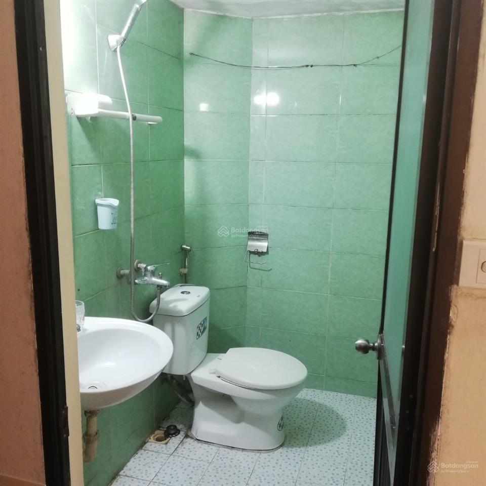 Cho thuê phòng 20m2 đủ đồ, 15 ngõ 37 tây kết hbt  hn