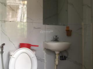 Cho thuê phòng 20m2 đủ đồ số 27 ngõ 33 lãng yên hn