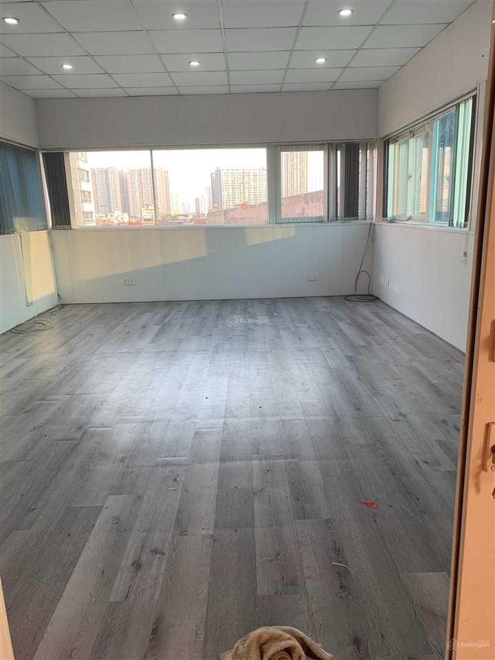 Cho thuê văn phòng 50m2, tầng 6 tòa nhà 124 lạc trung hbt  hn