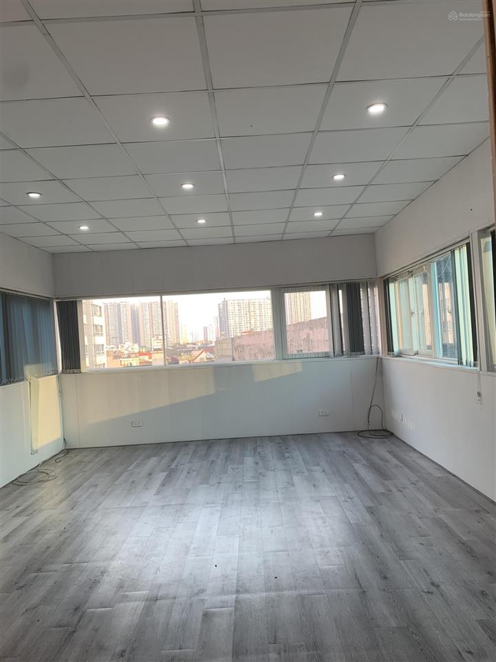 Cho thuê văn phòng 50m² tầng 8 tòa nhà 124 lạc trung hbt  hn