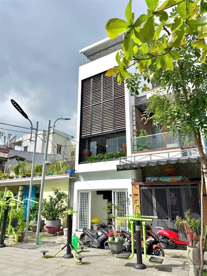 Nhà view công viên cách tôn đức thắng  liên chiểu 30m