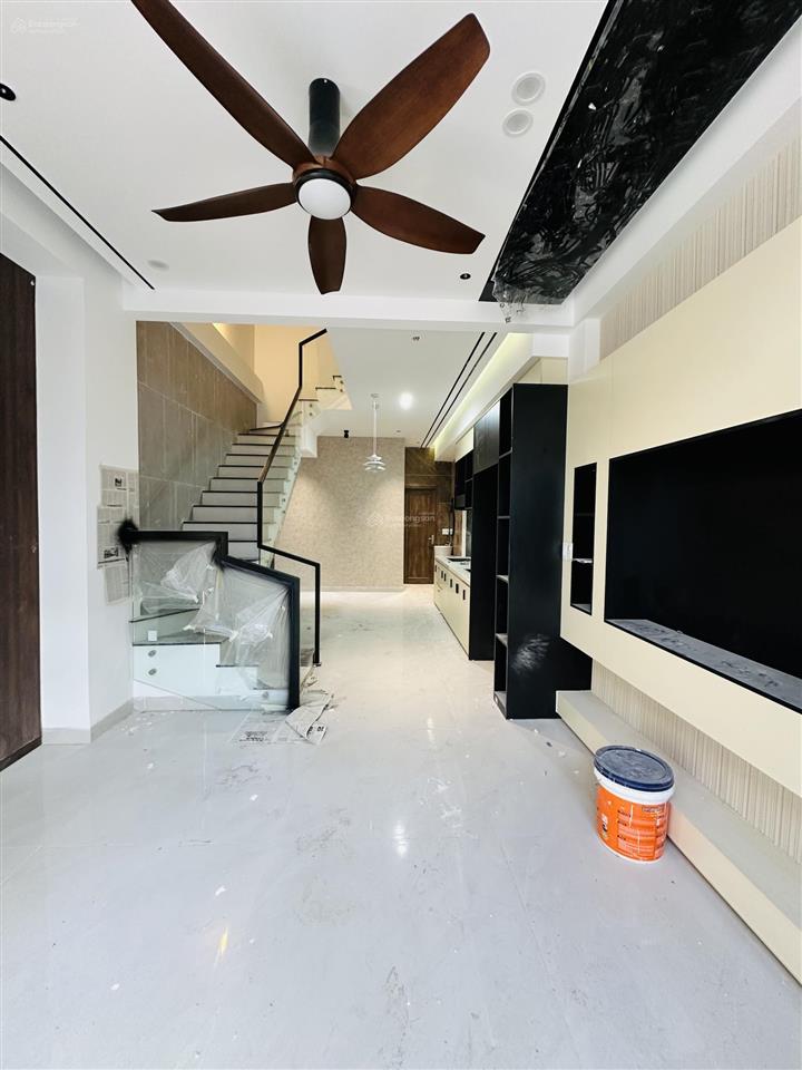 Nhà 3 tầng trưng nữ vương  hải châu ngay cầu rồng