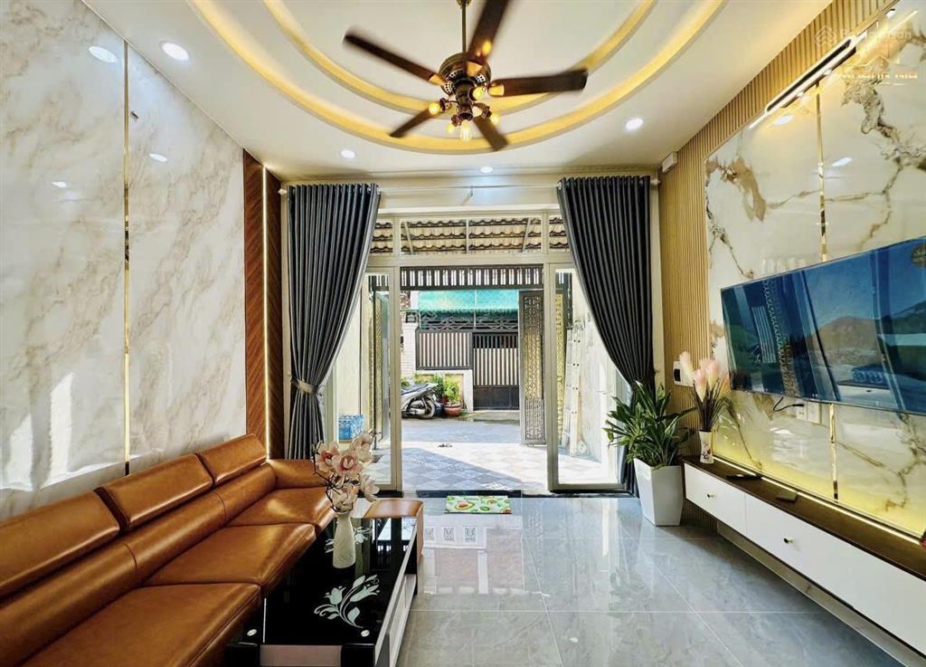 Hot! bán ngộp căn nhà lê trực, p7, bình thạnh giá 4tỷ5/56,2m2. nhà mới, an ninh. sổ đầy đủ