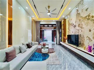 Tôi cần bán gấp căn trần kế xương, phú nhuận 52,7m2 hoàn công đủ. có hđ thuê 18 triệu/th