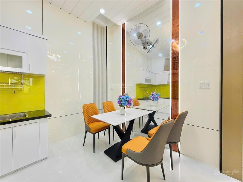 Tôi cần bán nhà nguyễn cửu vân, bình thạnh 51,6m2 (ngang 4,5m) nhà mới sổ hoàn công