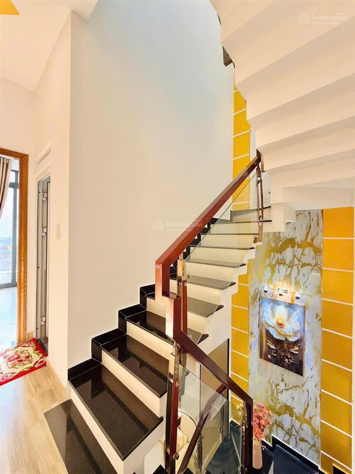 Tôi cần bán nhà nguyễn cửu vân, bình thạnh 51,6m2 (ngang 4,5m) nhà mới sổ hoàn công