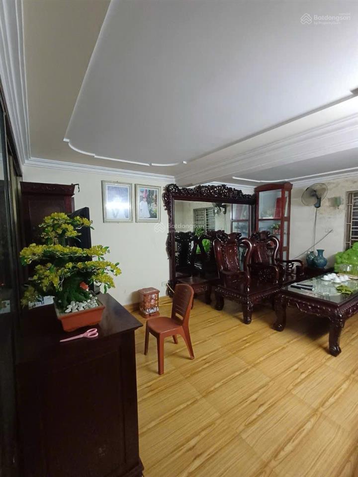 Nhà mặt đường chợ hàng kinh doanh đỉnh (50m x 4 tầng nhà vuông vắn kết cấu chắc chắn, điểm đẹp)