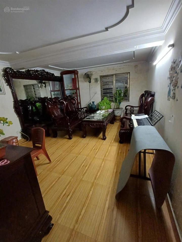 Nhà mặt đường chợ hàng kinh doanh đỉnh (50m x 4 tầng nhà vuông vắn kết cấu chắc chắn, điểm đẹp)