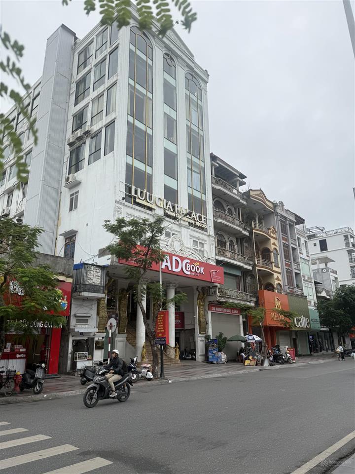 Cho thuê tòa nhà 5 tầng thang máy pccc đầy đủ mặt đường tô hiệu (240m2 mặt tiền 9,2m)