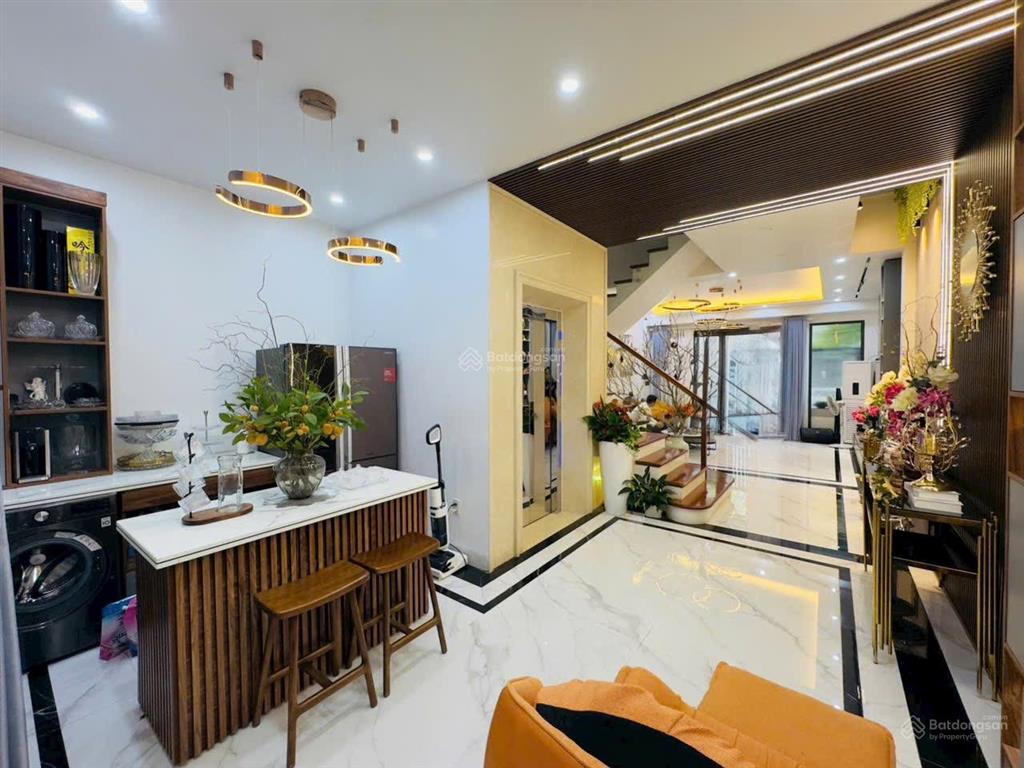 Bán nhà đẹp thang máy full nội thất khu td lakeside villa lê hồng phong  vừa ở và kinh doanh