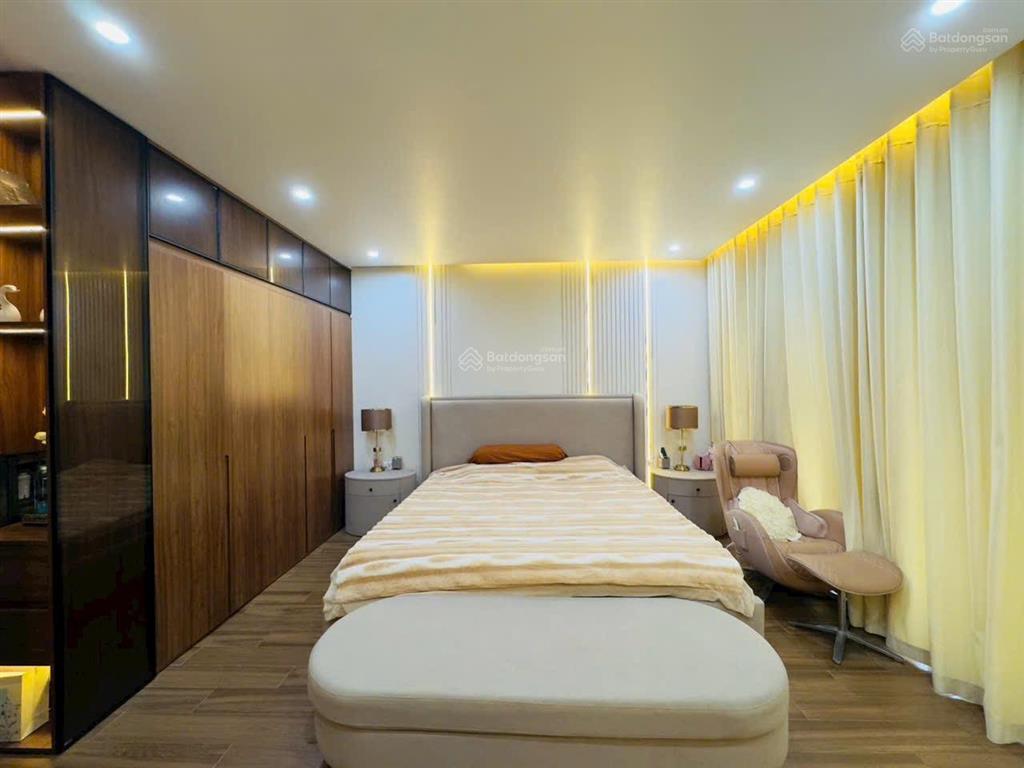 Bán nhà đẹp thang máy full nội thất khu td lakeside villa lê hồng phong  vừa ở và kinh doanh