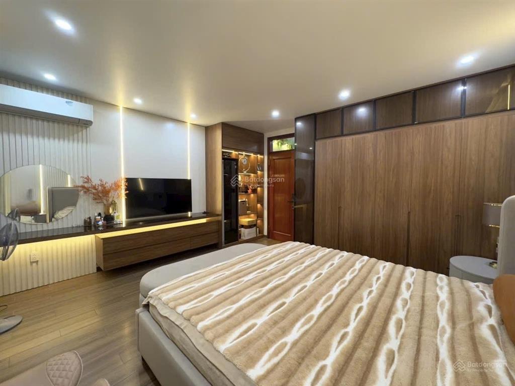 Bán nhà đẹp thang máy full nội thất khu td lakeside villa lê hồng phong  vừa ở và kinh doanh