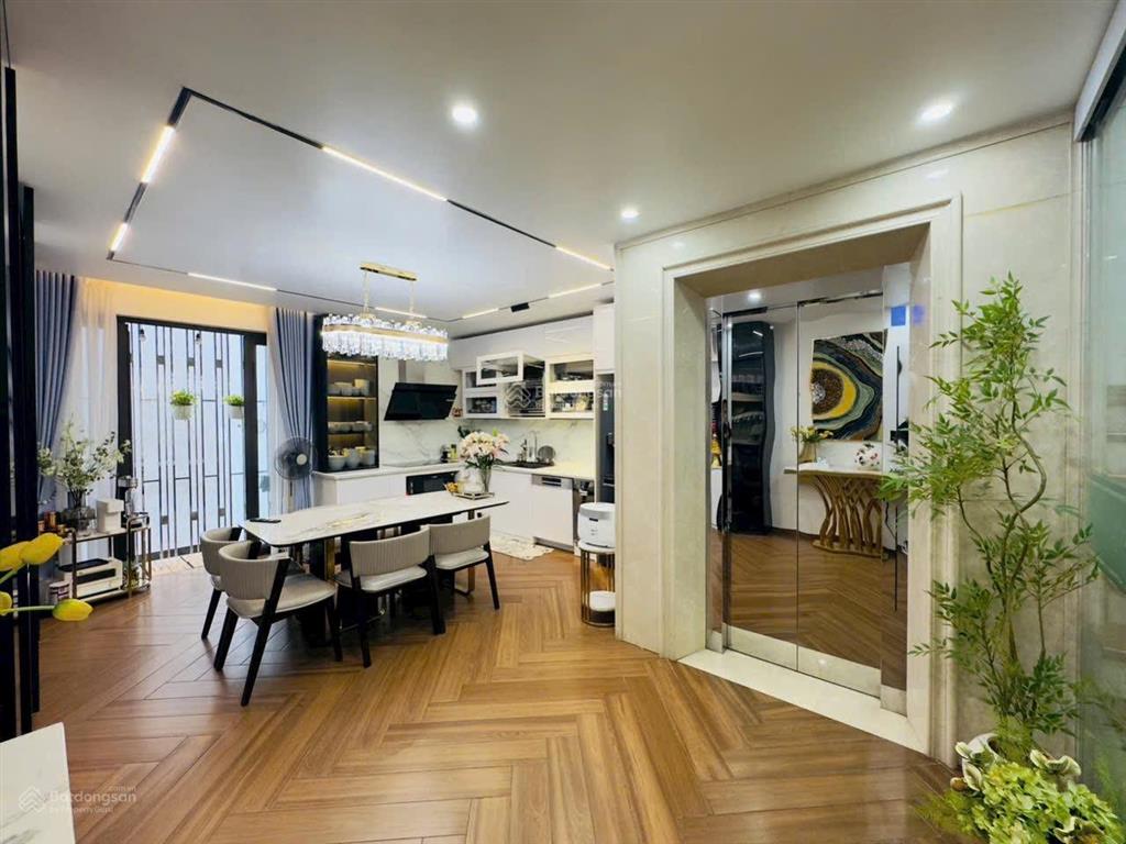 Bán nhà đẹp thang máy full nội thất khu td lakeside villa lê hồng phong  vừa ở và kinh doanh
