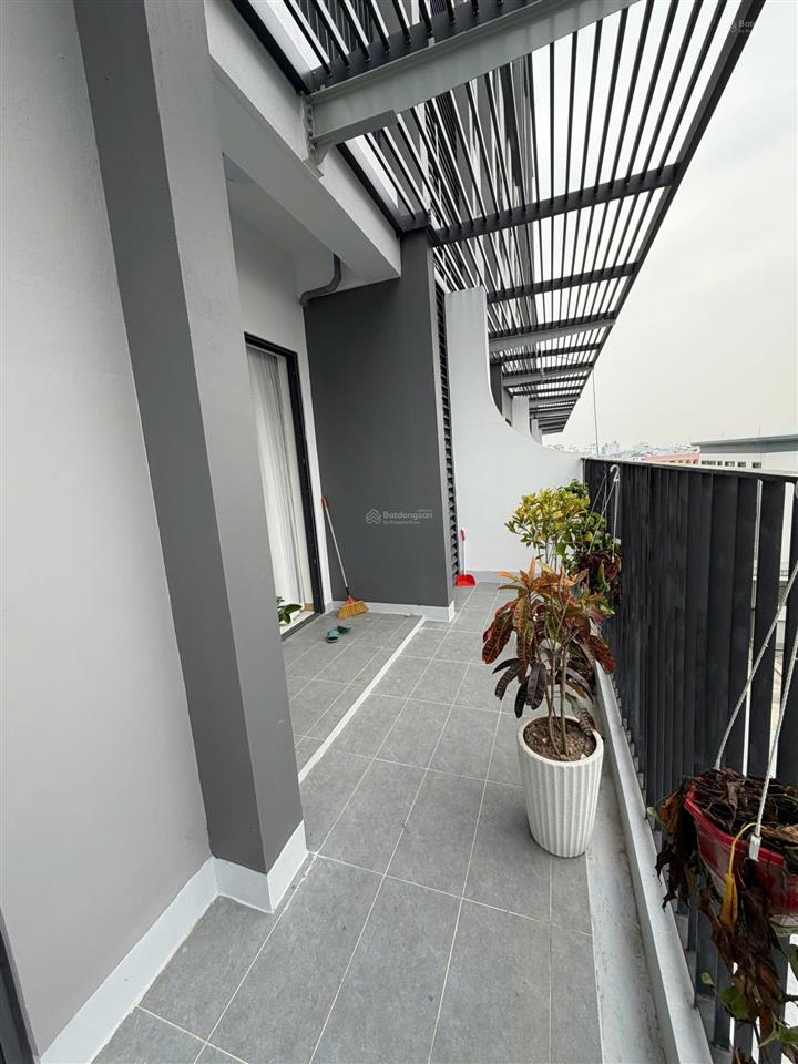 Chính chủ bán chuyển nhượng căn hộ 2pn  2wc sân vườn hơn 16m2 giá cực tốt