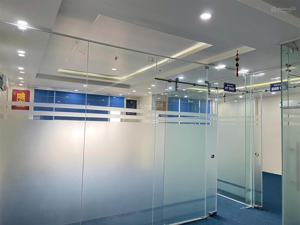 Cho thuê văn phòng tại khu a geleximco có hầm để xe, thang máy đầy đủ