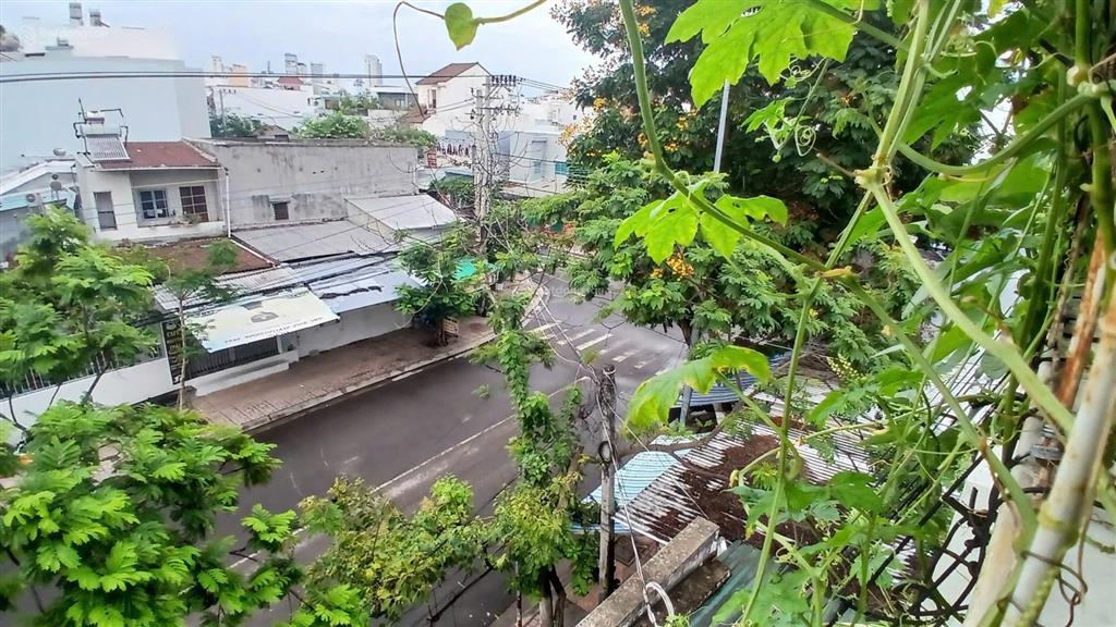 Nhà 236m2 3 tầng 5pn đường phùng hưng phường nam nha trang khánh hoà giá 16 tỷ  0786 662 ***