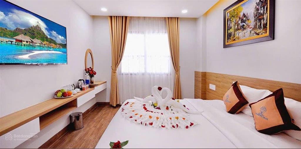 Khách sạn 153,5m2 10 tầng 39 phòng trung tâm nha trang cách biển 200m kinh doanh tốt  0786 662 ***