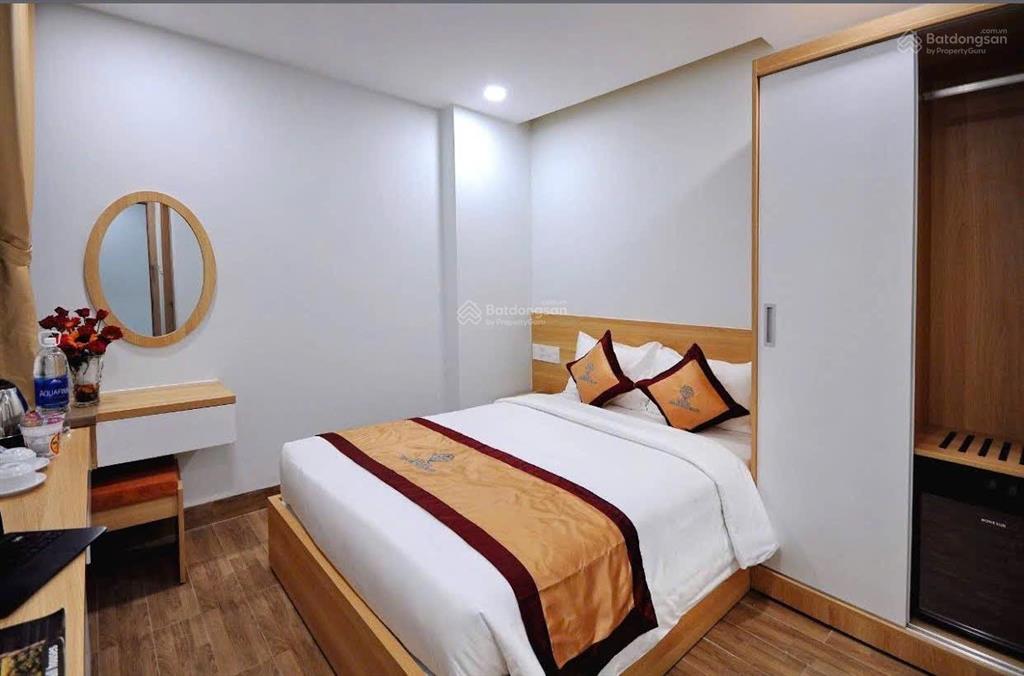 Khách sạn 153,5m2 10 tầng 39 phòng trung tâm nha trang cách biển 200m kinh doanh tốt  0786 662 ***