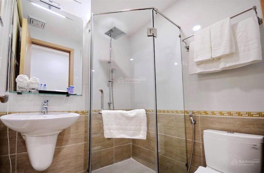 Khách sạn 153,5m2 10 tầng 39 phòng trung tâm nha trang cách biển 200m kinh doanh tốt  0786 662 ***