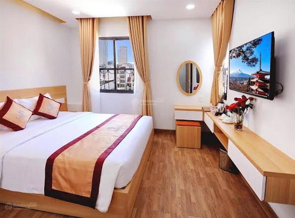 Khách sạn 153,5m2 10 tầng 39 phòng trung tâm nha trang cách biển 200m kinh doanh tốt  0786 662 ***
