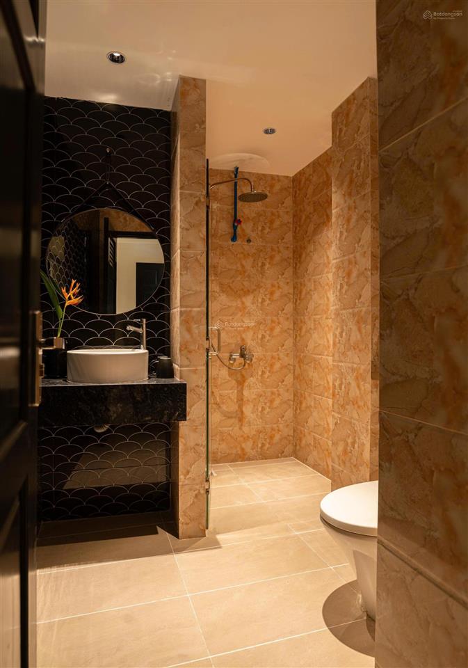 Nhượng khách sạn 179m2, 8 lầu, 35 phòng, đường bạch đằng, phường nha trang giá 47 tỷ  0786 662 ***