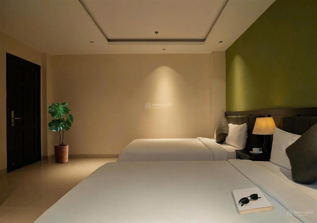 Nhượng khách sạn 179m2, 8 lầu, 35 phòng, đường bạch đằng, phường nha trang giá 47 tỷ  0786 662 ***